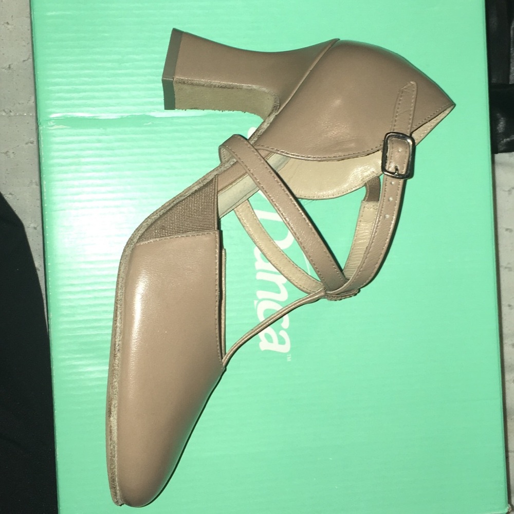 COPY - 👠CHARACTER HEELS👠